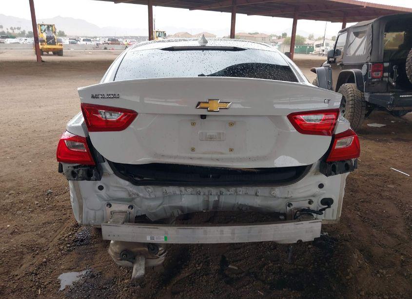 Photo 6 of 2018 Chevrolet Malibu LT (VIN 1G1ZD5ST3JF249660)