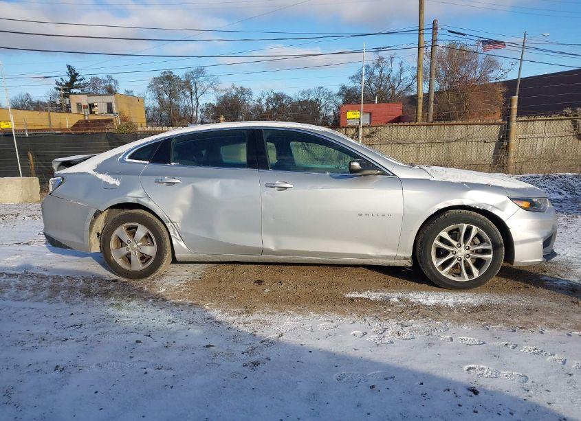 Photo 13 of 2018 Chevrolet Malibu LT (VIN 1G1ZD5ST3JF249996)
