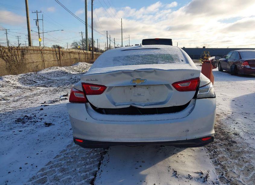 Photo 16 of 2018 Chevrolet Malibu LT (VIN 1G1ZD5ST3JF249996)