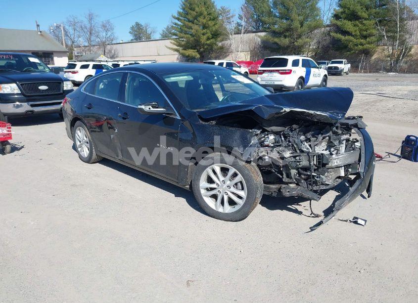 2018 Chevrolet Malibu LT (VIN 1G1ZD5ST3JF260870) main photo