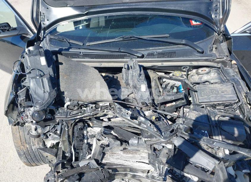 Photo 10 of 2018 Chevrolet Malibu LT (VIN 1G1ZD5ST3JF260870)