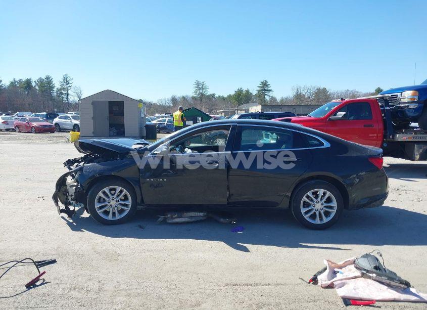 Photo 15 of 2018 Chevrolet Malibu LT (VIN 1G1ZD5ST3JF260870)