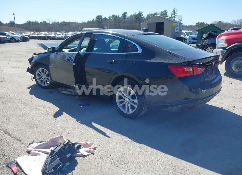 Photo 3 of 2018 Chevrolet Malibu LT (VIN 1G1ZD5ST3JF260870)