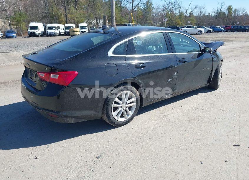 Photo 4 of 2018 Chevrolet Malibu LT (VIN 1G1ZD5ST3JF260870)
