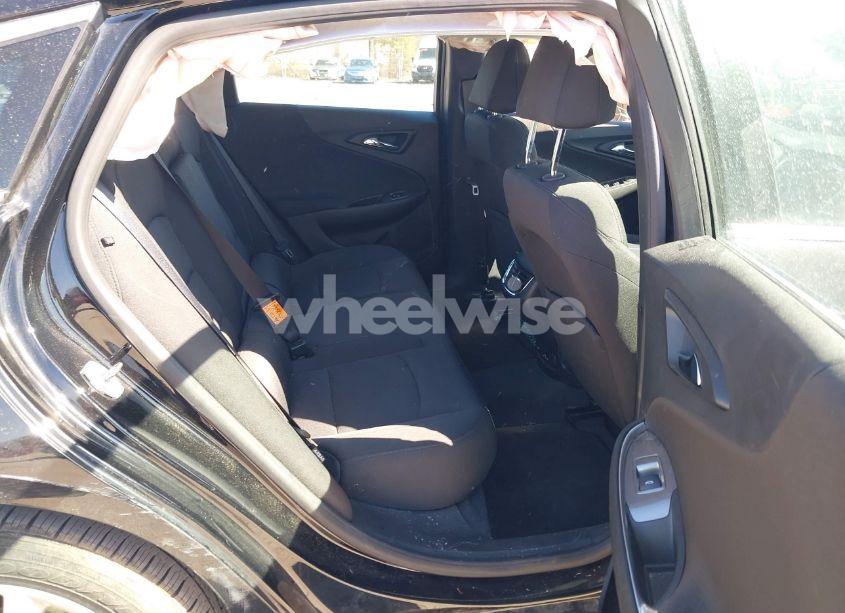 Photo 8 of 2018 Chevrolet Malibu LT (VIN 1G1ZD5ST3JF260870)