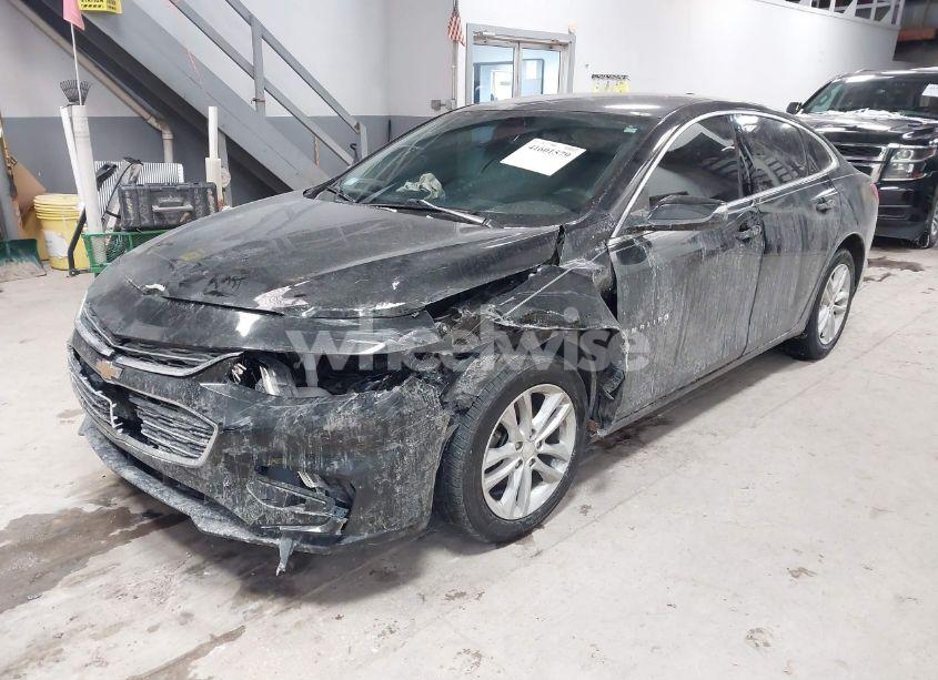Photo 2 of 2018 Chevrolet Malibu LT (VIN 1G1ZD5ST3JF264434)