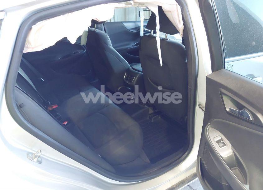 Photo 8 of 2018 Chevrolet Malibu LT (VIN 1G1ZD5ST3JF270105)