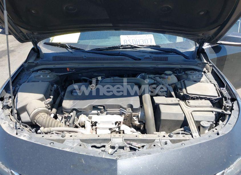 Photo 10 of 2018 Chevrolet Malibu LT (VIN 1G1ZD5ST3JF275577)