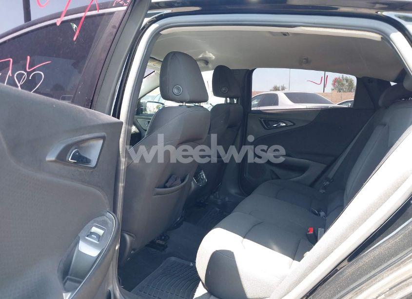 Photo 8 of 2018 Chevrolet Malibu LT (VIN 1G1ZD5ST3JF275577)