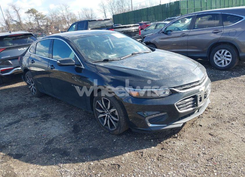 2018 Chevrolet Malibu LT (VIN 1G1ZD5ST3JF277913) main photo