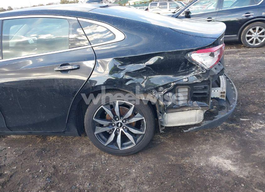 Photo 6 of 2018 Chevrolet Malibu LT (VIN 1G1ZD5ST3JF277913)