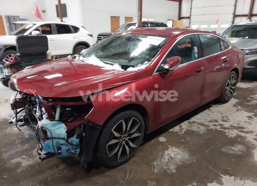 Photo 2 of 2018 Chevrolet Malibu LT (VIN 1G1ZD5ST3JF294498)