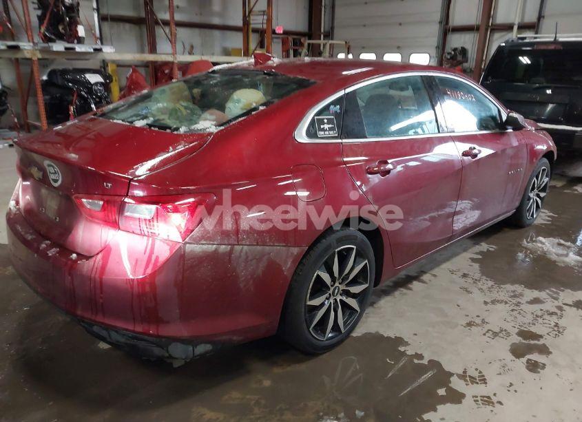 Photo 4 of 2018 Chevrolet Malibu LT (VIN 1G1ZD5ST3JF294498)