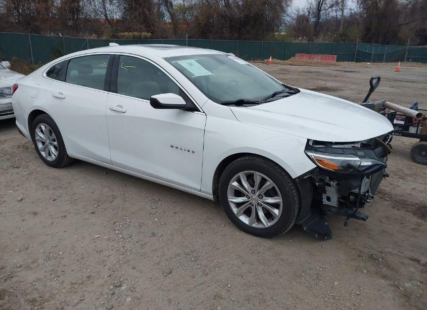 2019 Chevrolet Malibu LT (VIN 1G1ZD5ST3KF108377) main photo