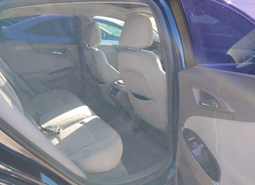 Photo 8 of 2019 Chevrolet Malibu LT (VIN 1G1ZD5ST3KF109738)