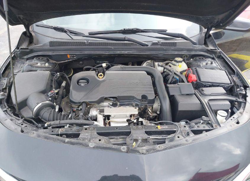 Photo 10 of 2019 Chevrolet Malibu LT (VIN 1G1ZD5ST3KF143985)