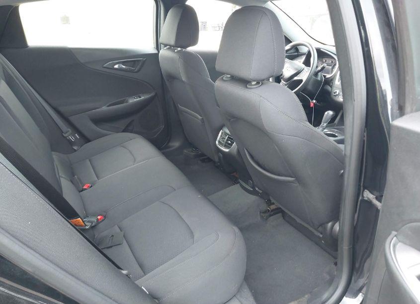 Photo 8 of 2019 Chevrolet Malibu LT (VIN 1G1ZD5ST3KF143985)