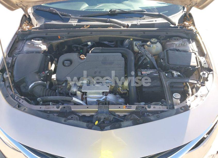 Photo 10 of 2019 Chevrolet Malibu LT (VIN 1G1ZD5ST3KF145347)