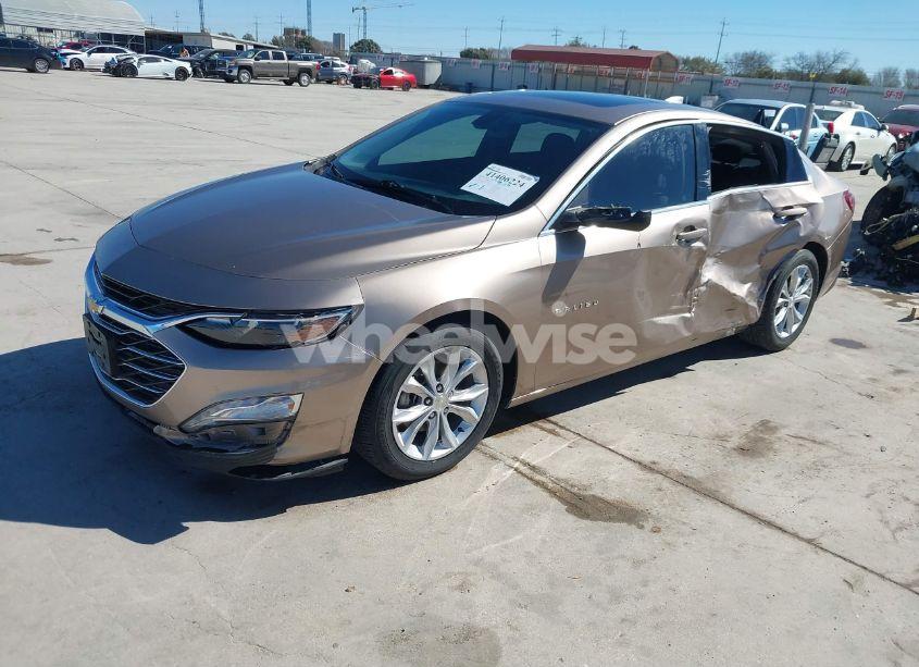 Photo 2 of 2019 Chevrolet Malibu LT (VIN 1G1ZD5ST3KF145347)