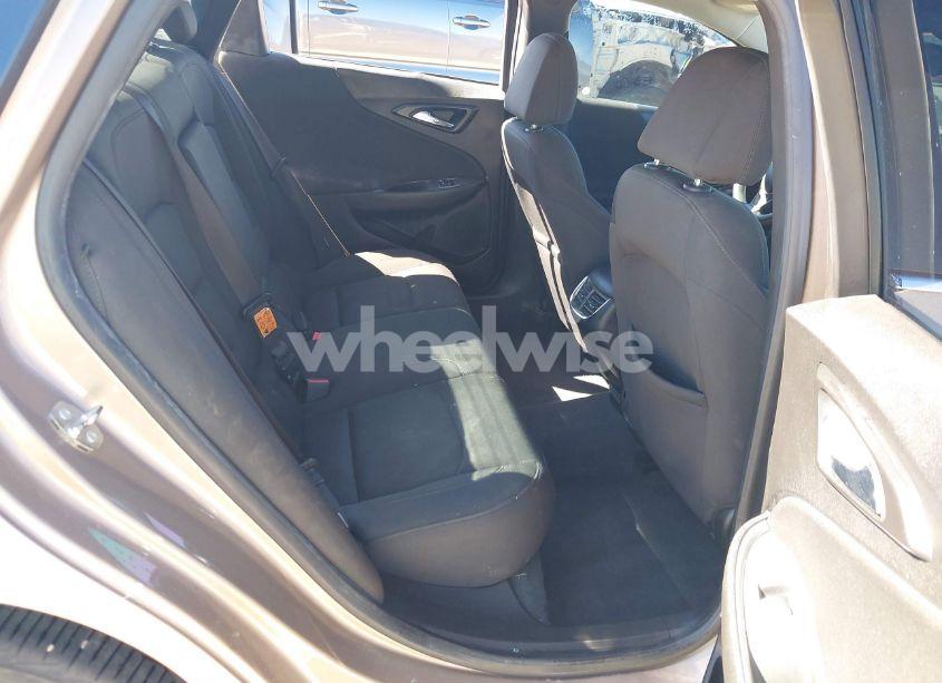 Photo 8 of 2019 Chevrolet Malibu LT (VIN 1G1ZD5ST3KF145347)