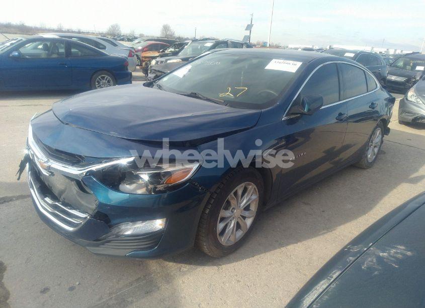 Photo 2 of 2019 Chevrolet Malibu LT (VIN 1G1ZD5ST3KF162441)