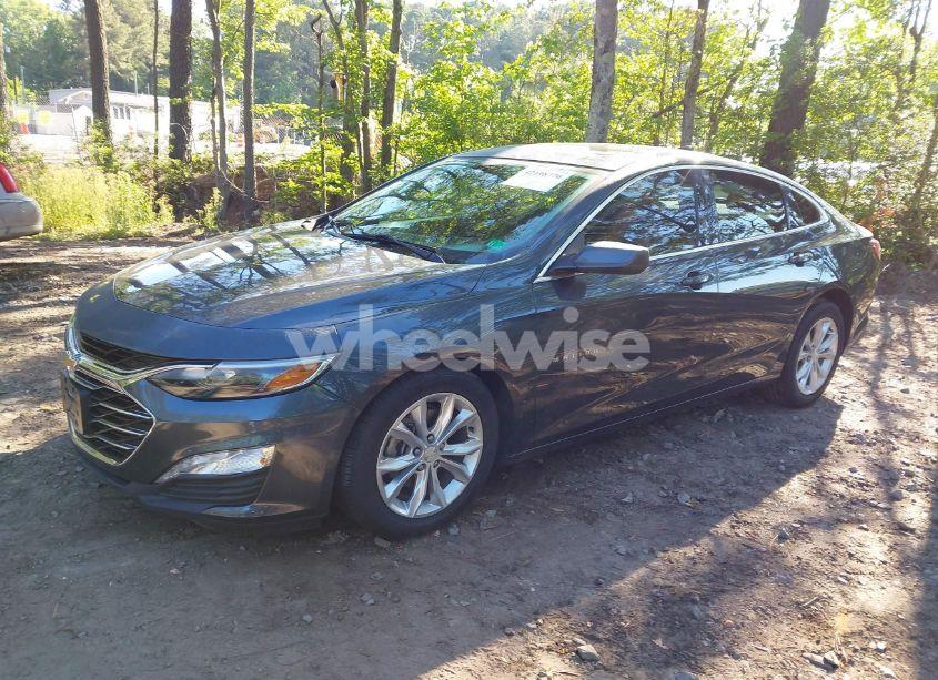 Photo 2 of 2019 Chevrolet Malibu LT (VIN 1G1ZD5ST3KF192880)