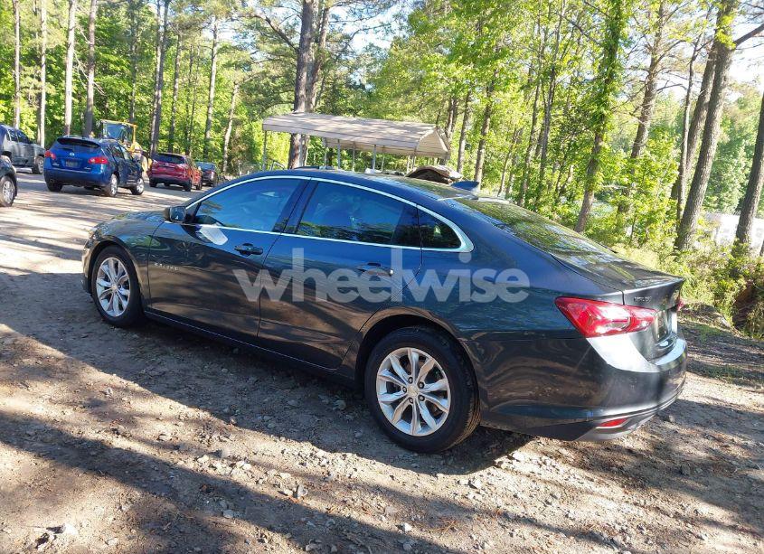 Photo 3 of 2019 Chevrolet Malibu LT (VIN 1G1ZD5ST3KF192880)