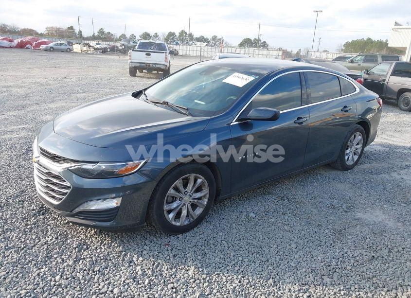 Photo 2 of 2019 Chevrolet Malibu LT (VIN 1G1ZD5ST3KF193902)