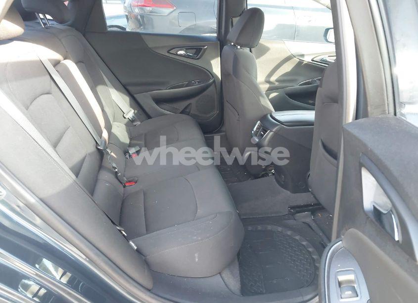 Photo 8 of 2019 Chevrolet Malibu LT (VIN 1G1ZD5ST3KF193902)