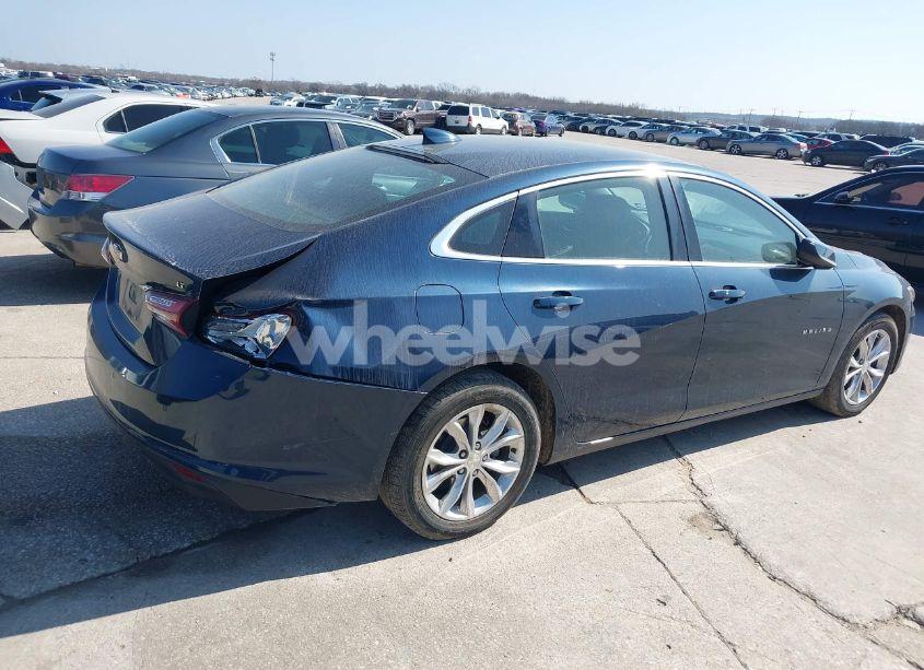 Photo 4 of 2019 Chevrolet Malibu LT (VIN 1G1ZD5ST3KF216384)
