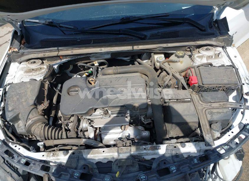 Photo 10 of 2020 Chevrolet Malibu FWD LT (VIN 1G1ZD5ST3LF025372)