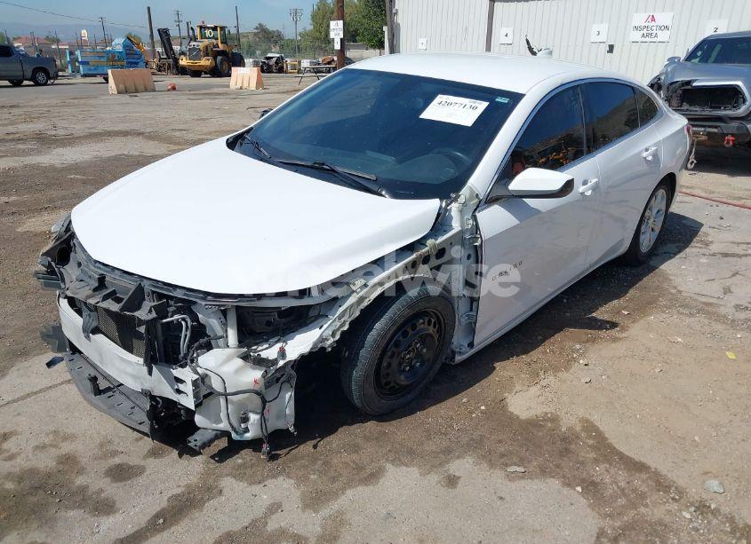 Photo 2 of 2020 Chevrolet Malibu FWD LT (VIN 1G1ZD5ST3LF025372)