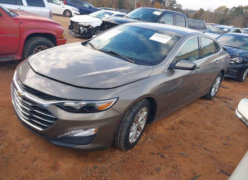 Photo 2 of 2020 Chevrolet Malibu FWD LT (VIN 1G1ZD5ST3LF025453)