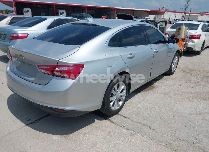 Photo 4 of 2020 Chevrolet Malibu FWD LT (VIN 1G1ZD5ST3LF035402)