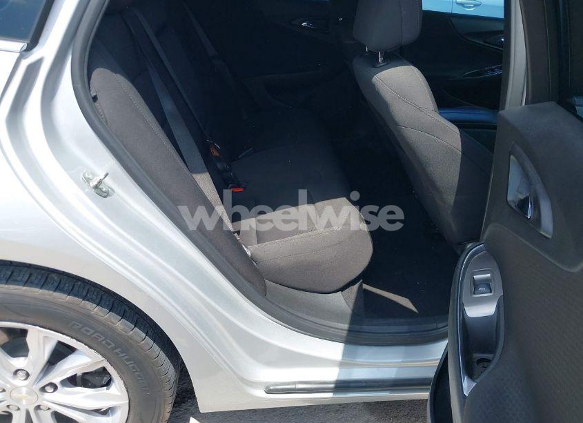 Photo 8 of 2020 Chevrolet Malibu FWD LT (VIN 1G1ZD5ST3LF035402)