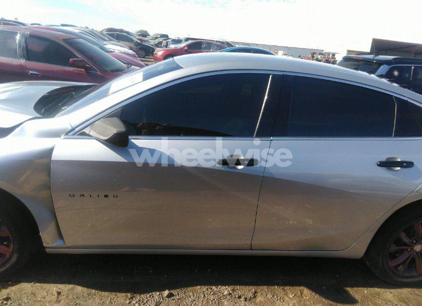 Photo 15 of 2020 Chevrolet Malibu FWD LT (VIN 1G1ZD5ST3LF042253)