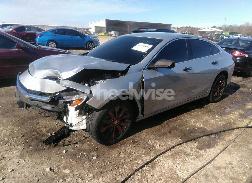Photo 2 of 2020 Chevrolet Malibu FWD LT (VIN 1G1ZD5ST3LF042253)