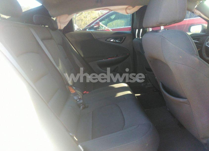 Photo 8 of 2020 Chevrolet Malibu FWD LT (VIN 1G1ZD5ST3LF042253)