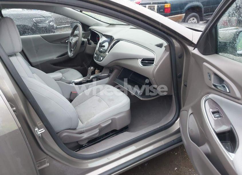 Photo 5 of 2020 Chevrolet Malibu FWD LT (VIN 1G1ZD5ST3LF060042)