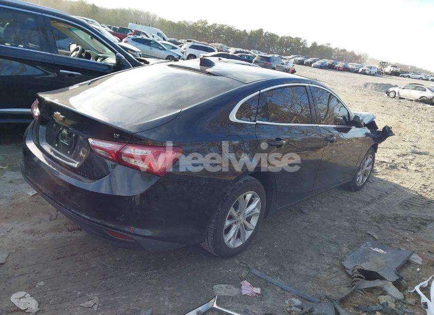 Photo 4 of 2020 Chevrolet Malibu FWD LT (VIN 1G1ZD5ST3LF061367)