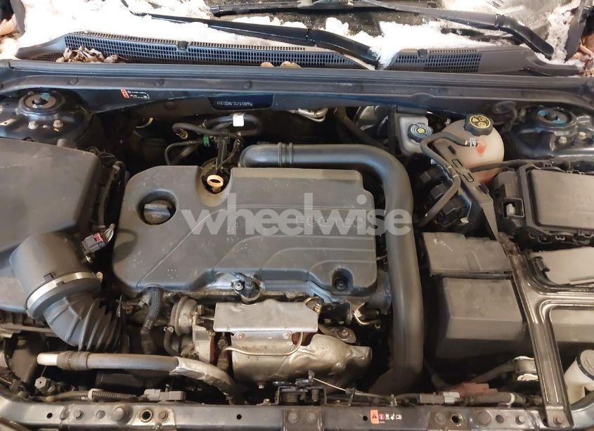 Photo 10 of 2020 Chevrolet Malibu FWD LT (VIN 1G1ZD5ST3LF072093)