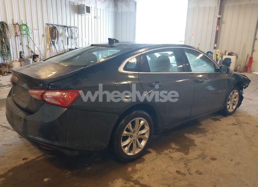 Photo 4 of 2020 Chevrolet Malibu FWD LT (VIN 1G1ZD5ST3LF072093)