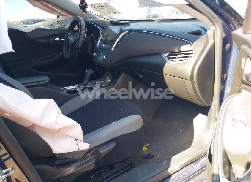 Photo 5 of 2020 Chevrolet Malibu FWD LT (VIN 1G1ZD5ST3LF093543)