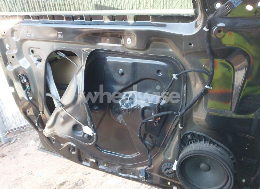 Photo 21 of 2020 Chevrolet Malibu FWD LT (VIN 1G1ZD5ST3LF095826)