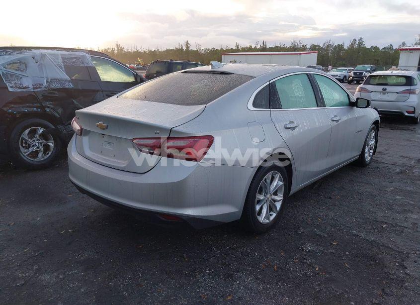 Photo 4 of 2020 Chevrolet Malibu FWD LT (VIN 1G1ZD5ST3LF103472)