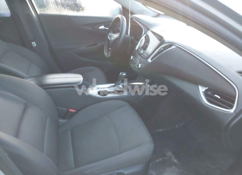 Photo 5 of 2020 Chevrolet Malibu FWD LT (VIN 1G1ZD5ST3LF103472)