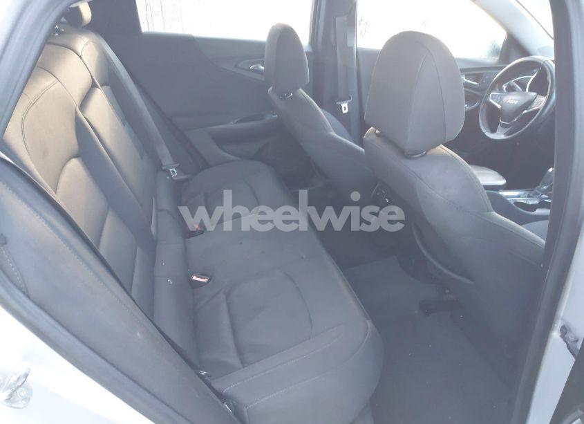 Photo 8 of 2020 Chevrolet Malibu FWD LT (VIN 1G1ZD5ST3LF103472)