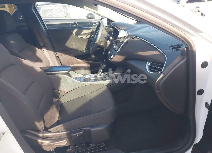 Photo 5 of 2020 Chevrolet Malibu FWD LT (VIN 1G1ZD5ST3LF115668)