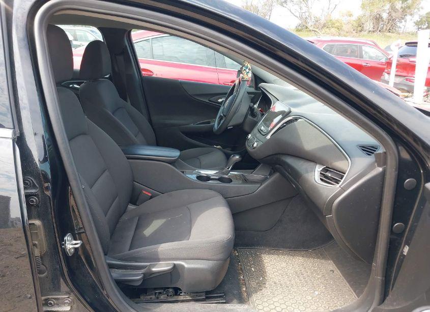 Photo 5 of 2020 Chevrolet Malibu FWD LT (VIN 1G1ZD5ST3LF117064)