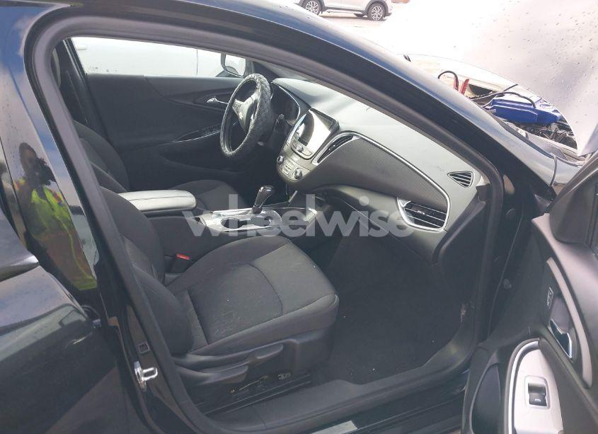 Photo 5 of 2020 Chevrolet Malibu FWD LT (VIN 1G1ZD5ST3LF122748)